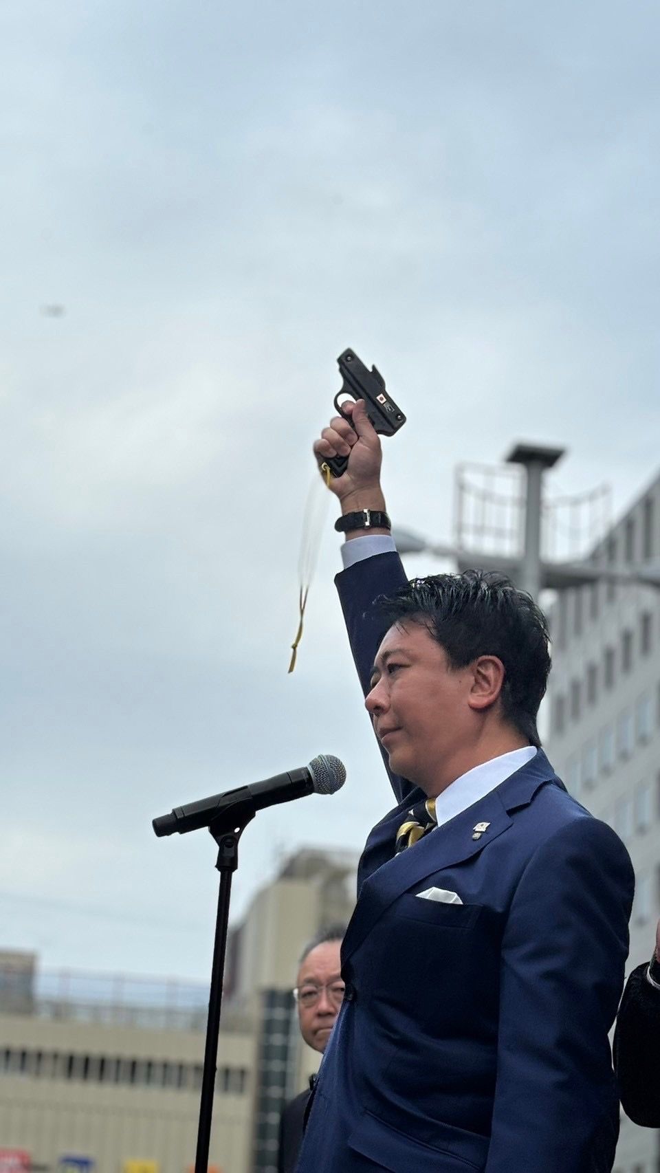 高島宗一郎の活動写真